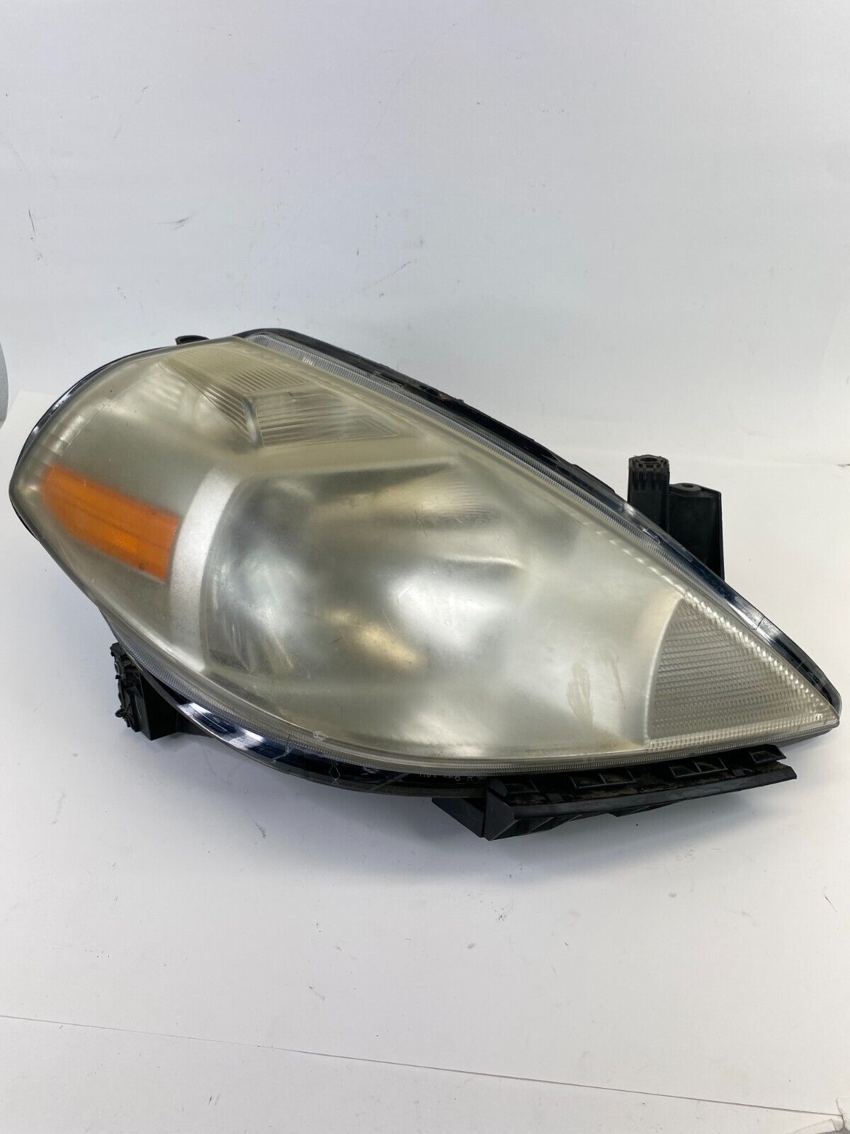 2007-2012 Nissan Versa Front Right Passenger Headlight Headlamp 26010-EM30A OEM