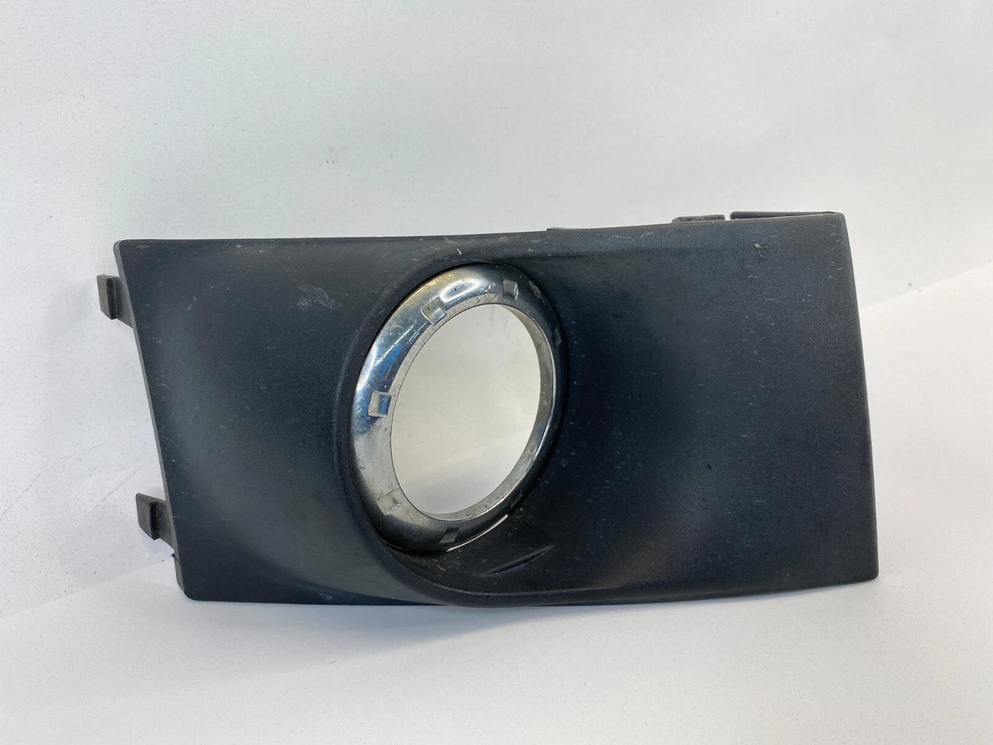 09-11 FORD FOCUS SEDAN FRONT LEFT SIDE FOG LIGHT LAMP BEZEL COVER 8S4315A299AAW