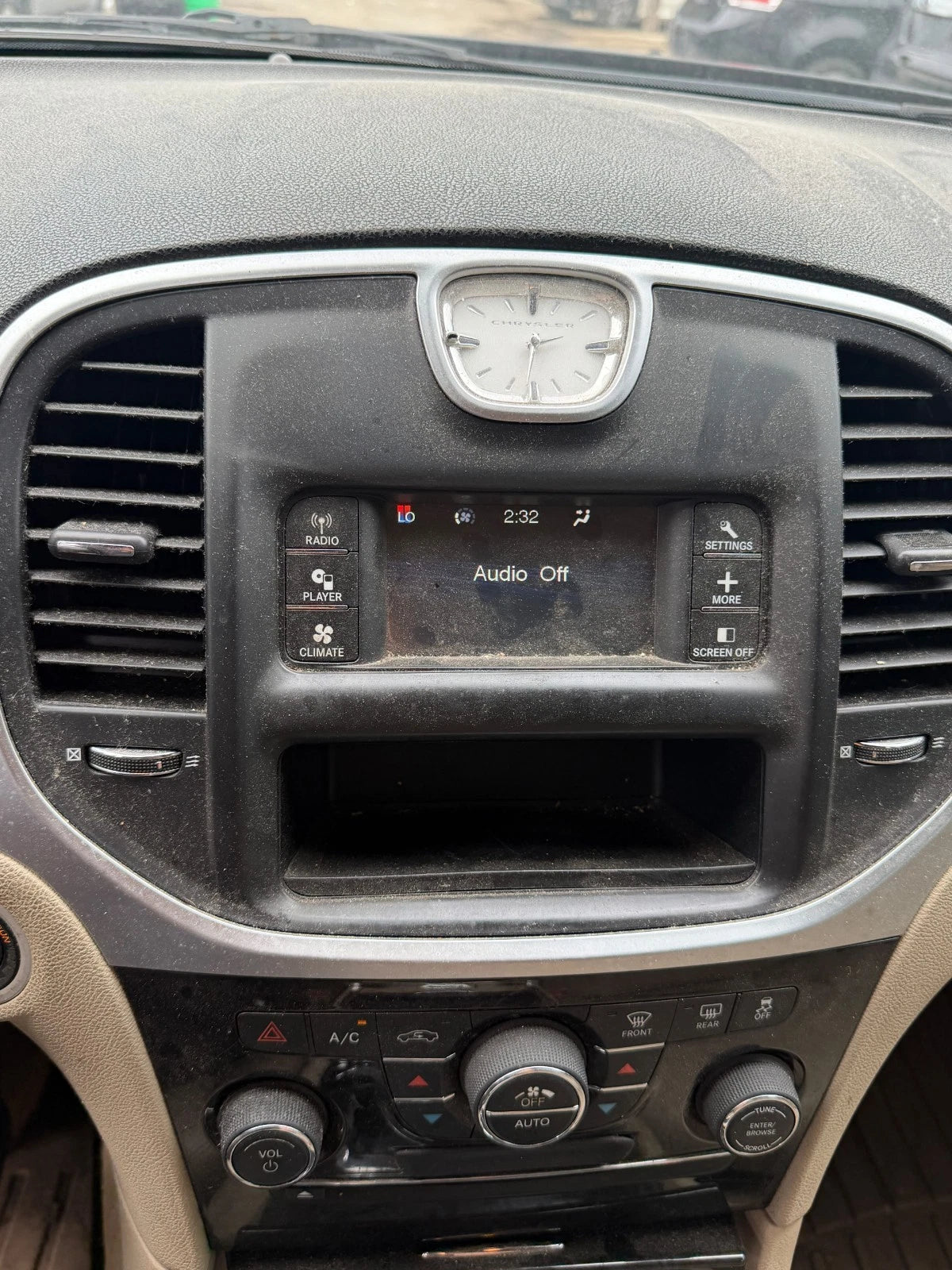 2011-2014 CHRYSLER 300 DASH AM/FM RADIO INFORMATION DISPLAY SCREEN W/ BEZEL TRIM
