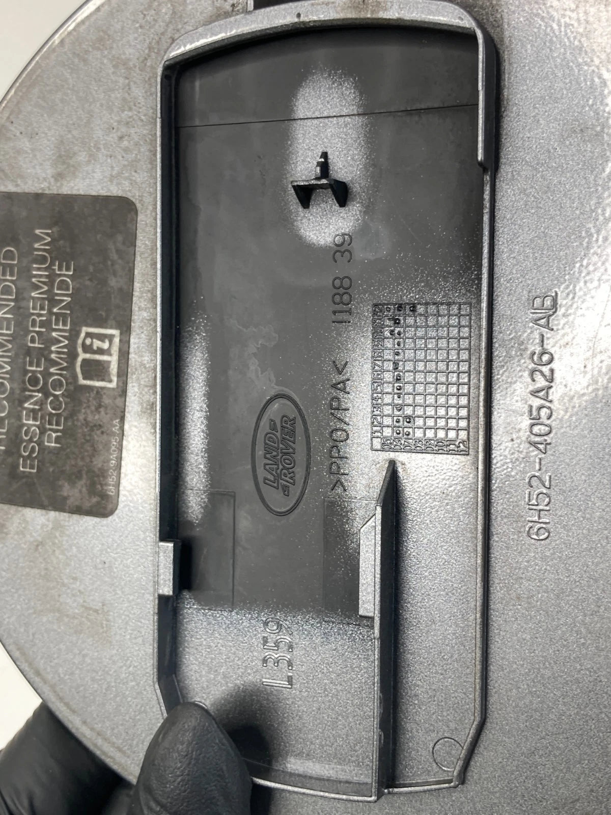 2008-2015 LAND ROVER LR2 FUEL FILLER DOOR GAS LID COVER 6H52-405A26-AB OEM