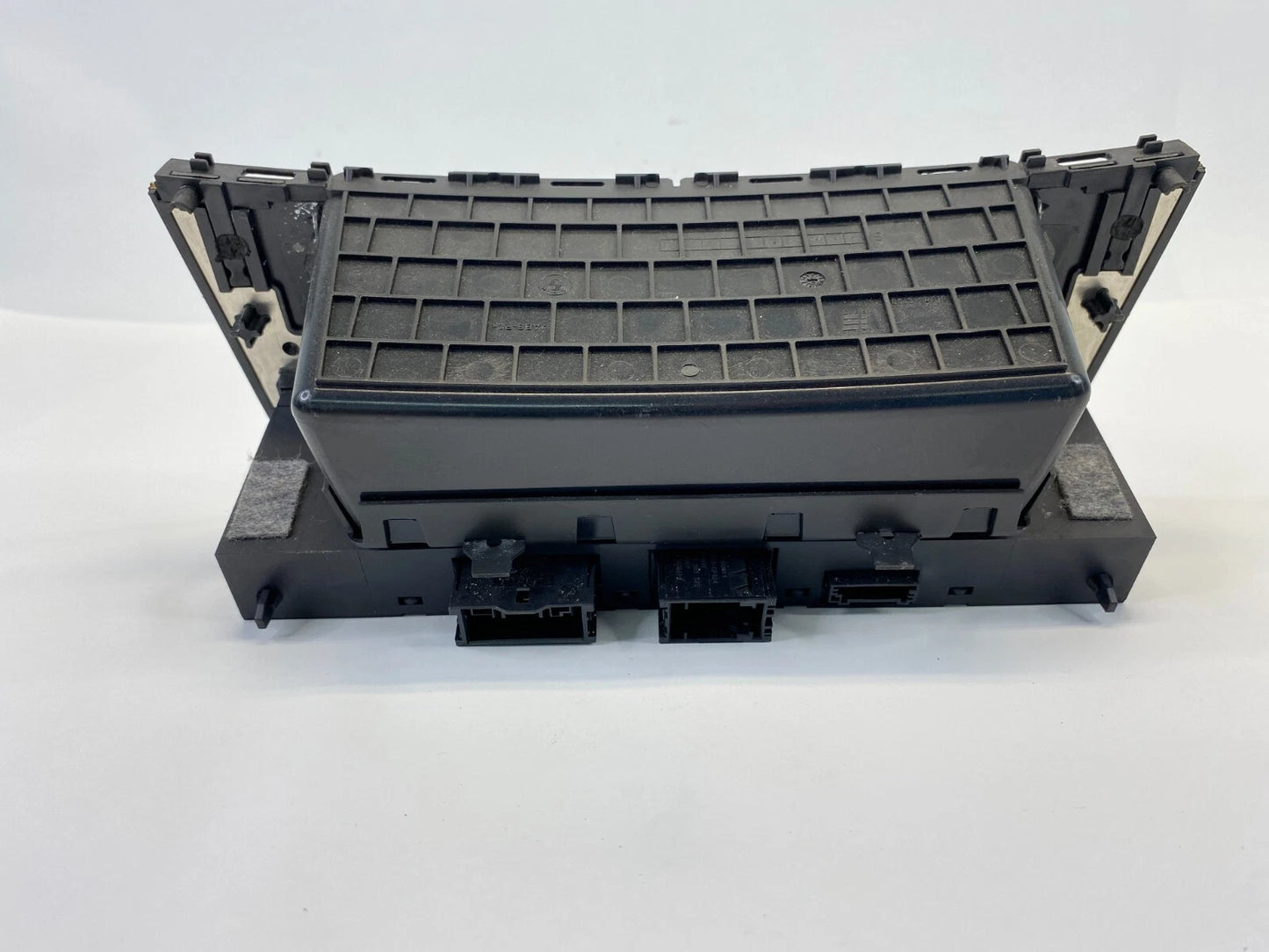 04-07 BMW 530I LOWER DASH STORAGE PANEL W DTC & HEATED SEAT SWITCH 6-952-471 OEM