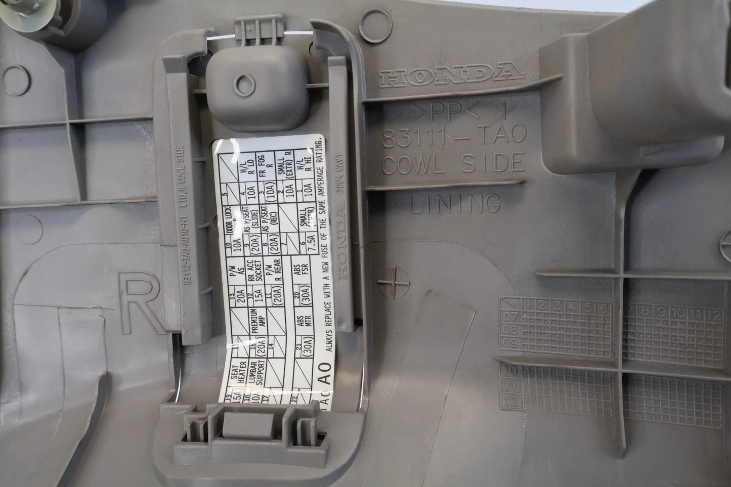 2008-2012 HONDA ACCORD FR RIGHT COWL KICK LINING PANEL FUSE COVER OEM 83111-TA0