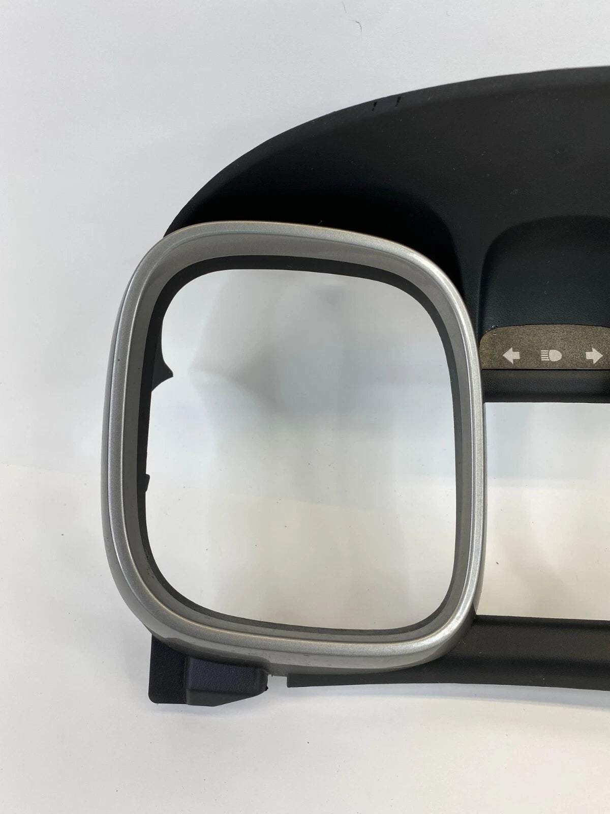 2013-2015 CHEVY MALIBU INSTRUMENT CLUSTER SPEEDOMETER TRIM BEZEL AKY87368 OEM