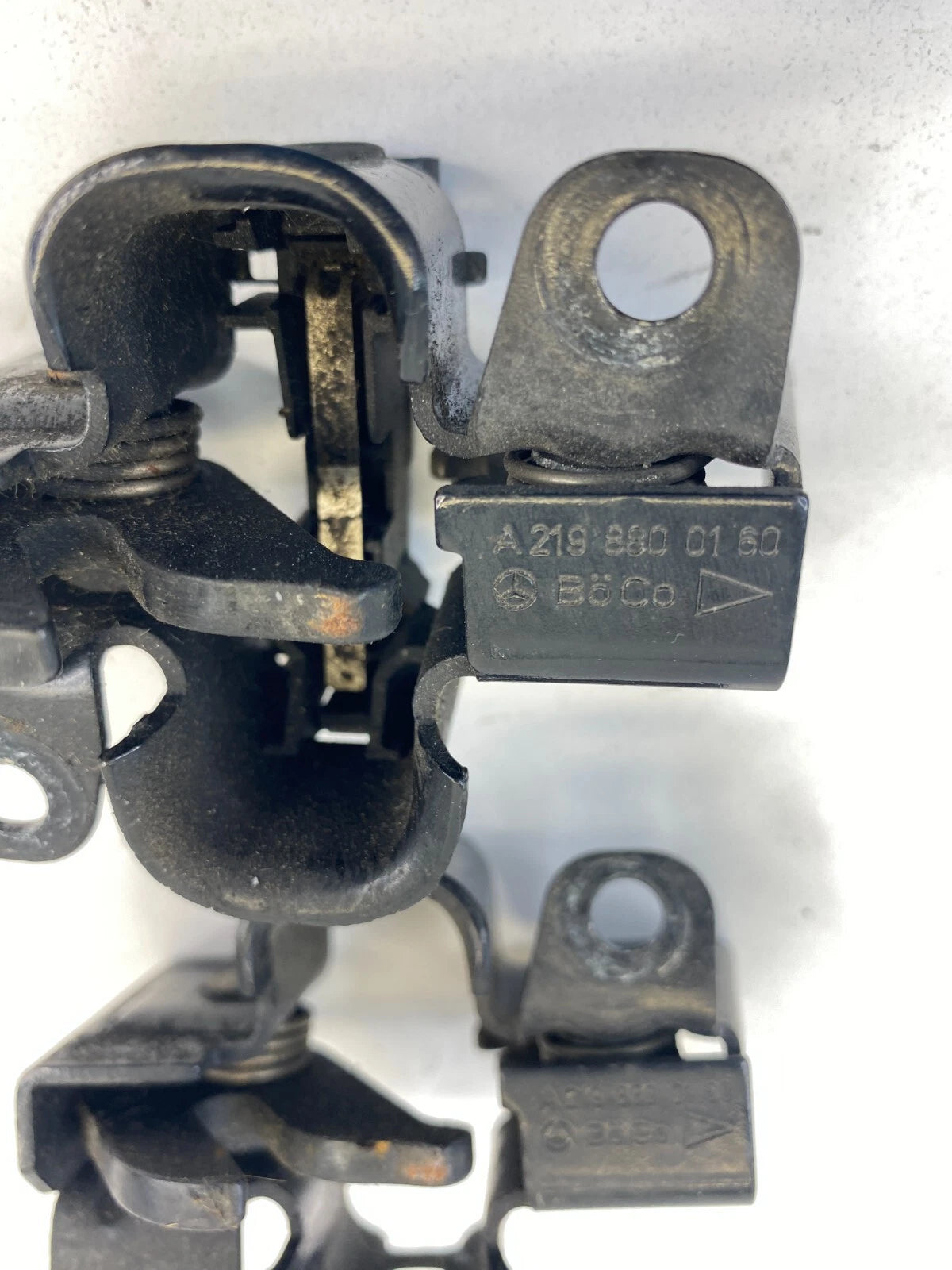 2006-2012 MERCEDES R350 W251 UPPER HOOD LATCH SAFETY CATCH LOCK PAIR A2198800160