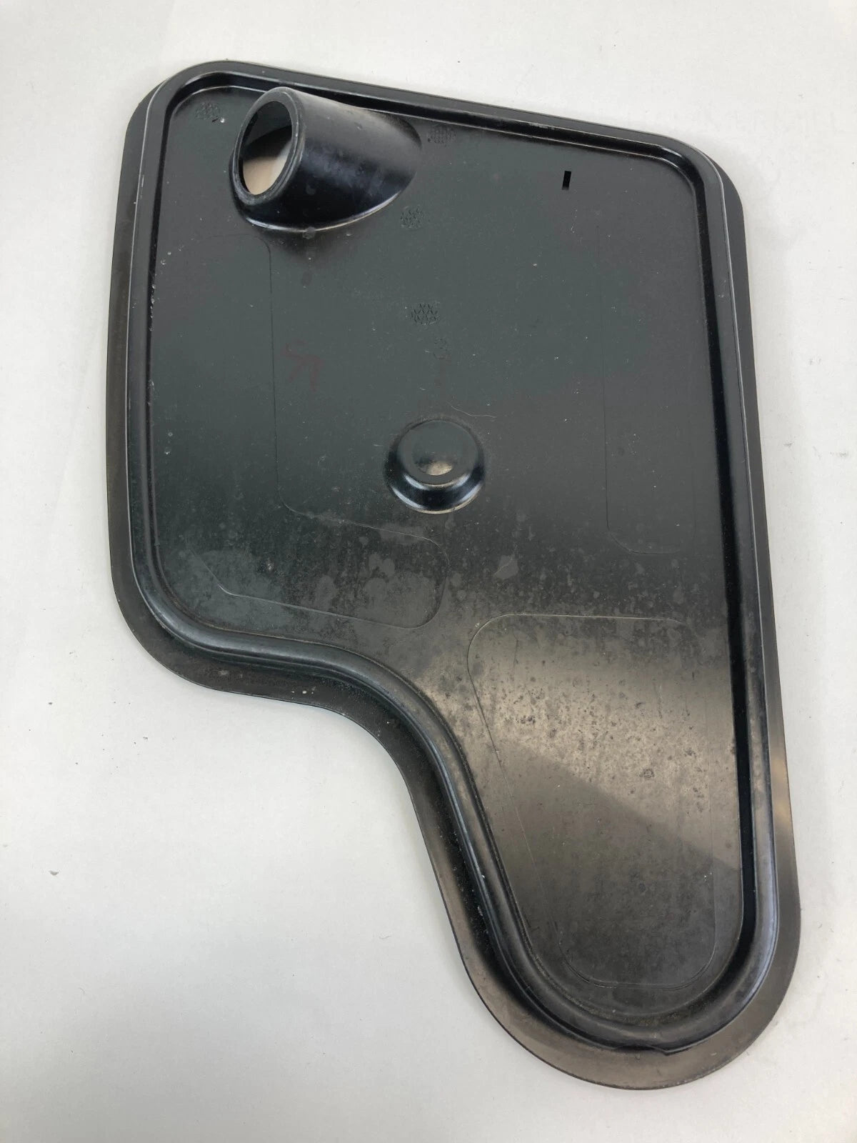 11-18 VOLKSWAGEN JETTA SEDAN FRONT RIGHT DOOR CHECK COVER TRIM 5C6-837-916-B
