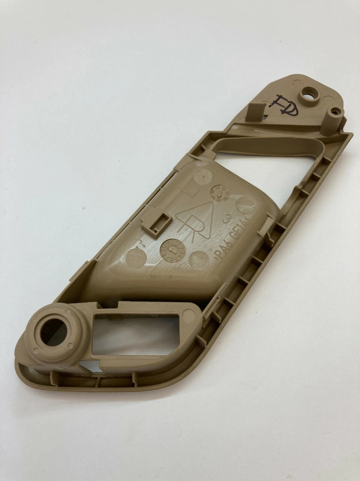 06-10 MERCEDES-BENZ R350 R 350 FRONT LEFT DRIVER SIDE INNER DOOR HANDLE BEZEL