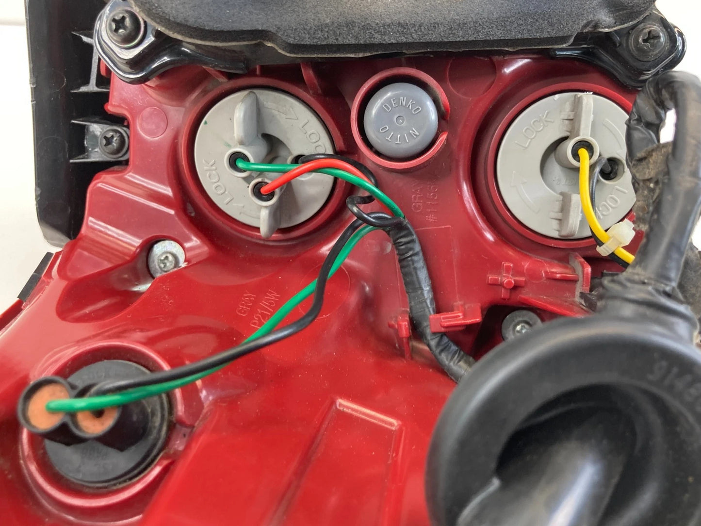 2016-2018 KIA SORENTO REAR RIGHT PASSENGER OUTER TAILLIGHT TAIL LIGHT LAMP OEM