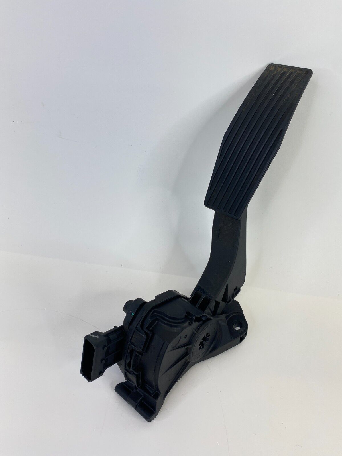 2011-2015 Chevrolet Cruze Accelerator Gas Pedal w/ Position Sensor 13252702