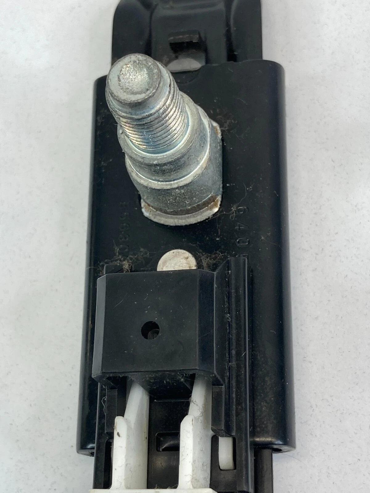 2006-2015 LEXUS IS250 FRONT RIGHT SIDE SEAT BELT HEIGHT ADJUSTER E563003 OEM