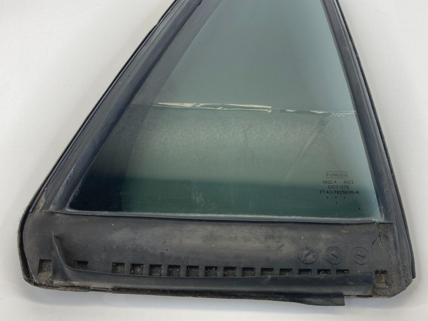 2007-2015 Lincoln MKX Rear Right Side Quarter Vent Window Glass 7T43-7825830-A