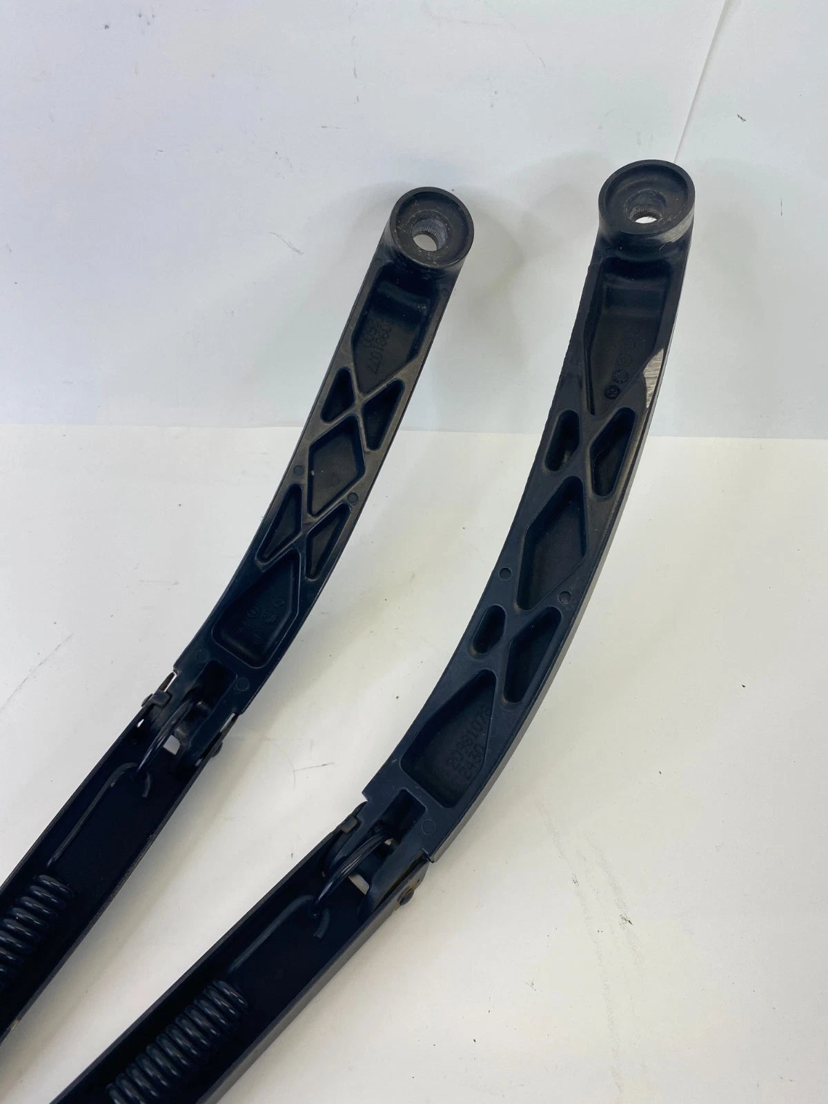 2010-2016 CADILLAC SRX FRONT WINDSHIELD WIPER ARM SET 22872978 OEM FACTORY