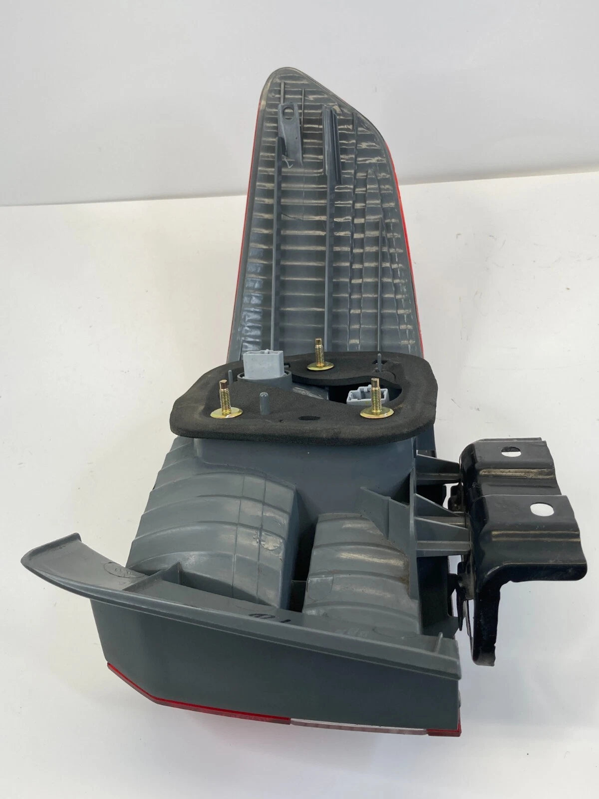 2003-2004 HONDA ACCORD SEDAN REAR LEFT SIDE OUTER TAILLIGHT TAIL LAMP OEM