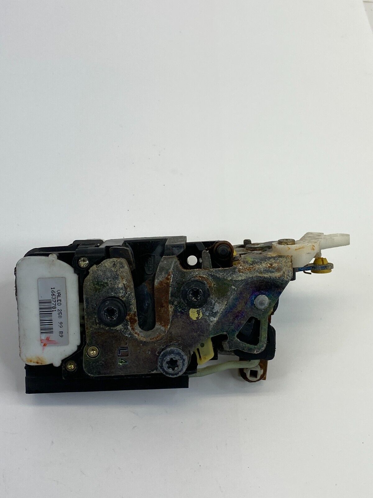 2000-2005 Cadillac DeVille Sedan Rear Left Side Door Lock Latch 16637781