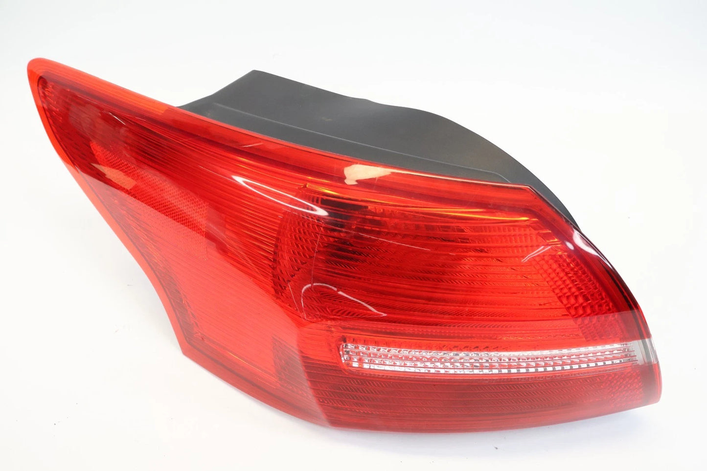 15-18 FORD FOCUS SEDAN REAR LEFT OUTER TAILLIGHT TAIL LAMP UNIT F1EB-13405-F OEM