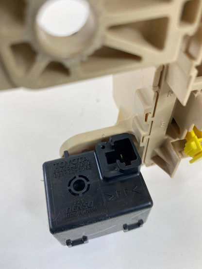 2004-2006 TOYOTA SIENNA 3.3L INTERIOR CABIN DASH FUSE RELAY JUNCTION BOX OEM