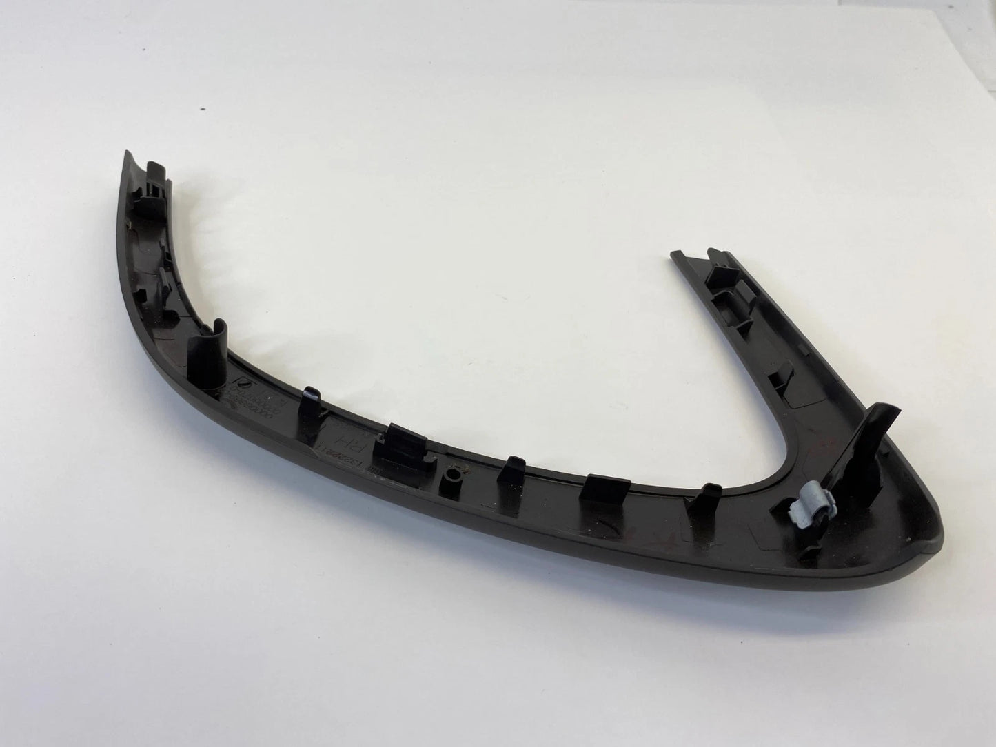 2011 BUICK REGAL REAR RIGHT SIDE INNER DOOR PULL HANDLE BEZEL TRIM 13222211 OEM