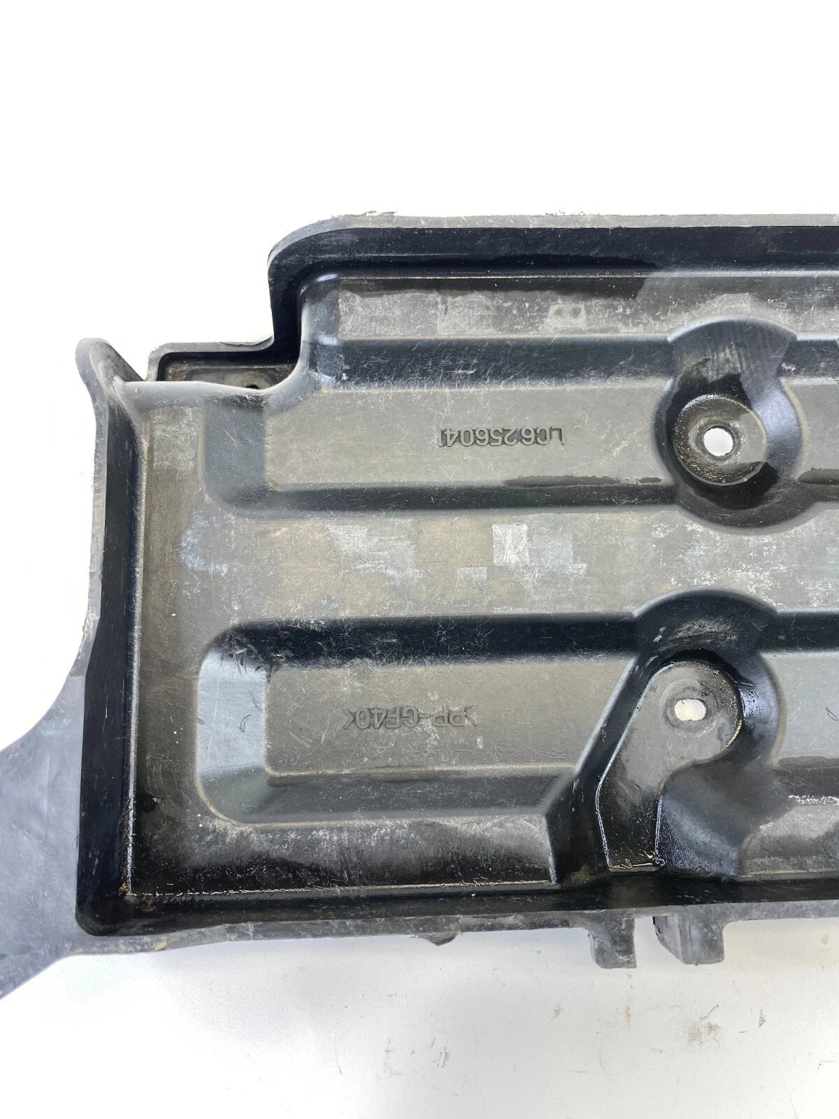 2000-2006 MAZDA MPV FRONT ENGINE BATTERY TRAY HOLDER PAD COVER OEM LC6256041