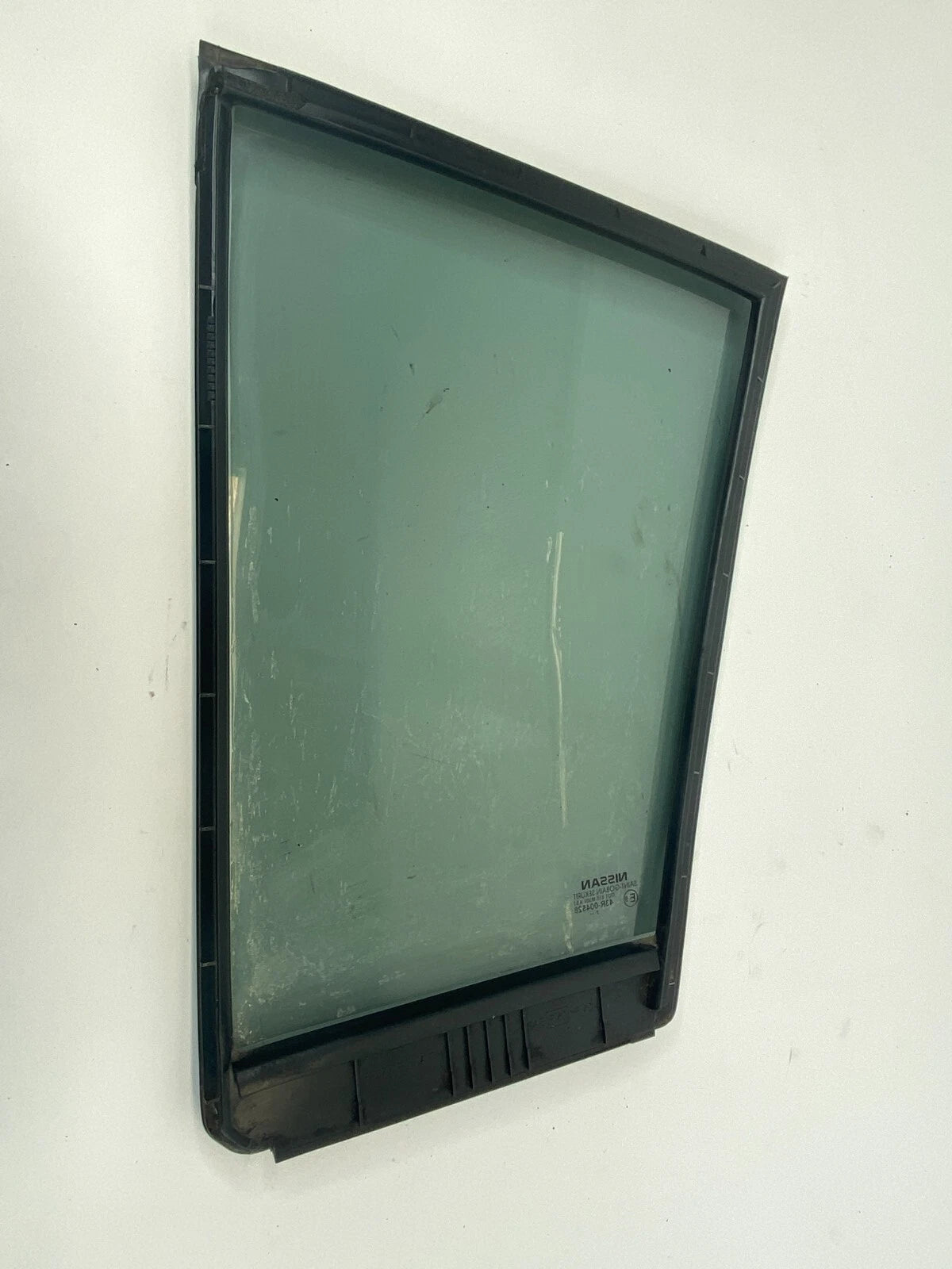 2007-2012 NISSAN VERSA HATCHBACK REAR RIGHT SIDE DOOR QUARTER WINDOW GLASS OEM