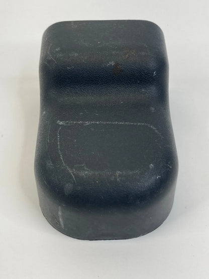09 10 HYUNDAI ELANTRA SEDAN FRONT RIGHT SEAT TRACK COVER TRIM CAP 88567-3K000