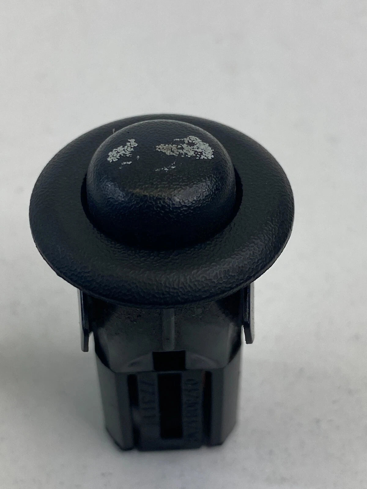 2001-2010 CHRYSLER SEBRING TOURING TRUNK LID RELEASE OPENER SWITCH 04760847AC