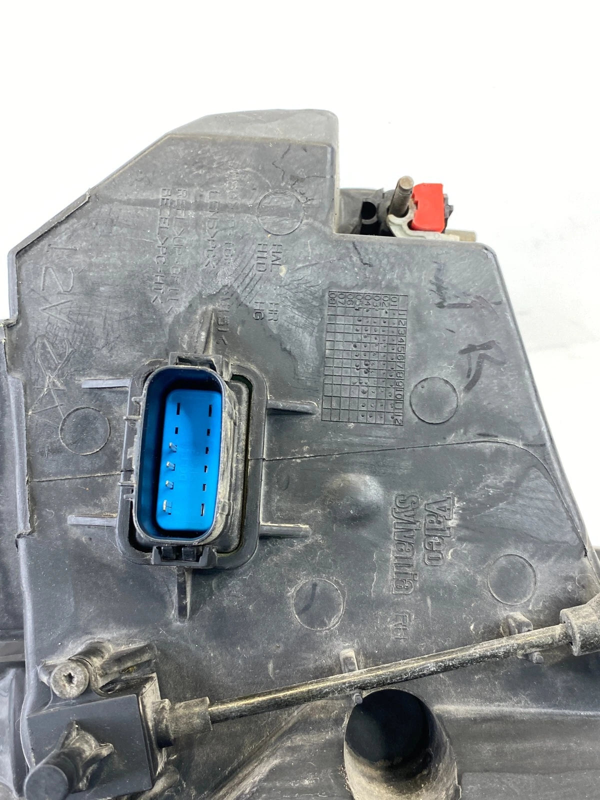 2003-2007 CADILLAC CTS RIGHT PASSENGER HEADLIGHT HEADLAMP HALOGEN 15276218