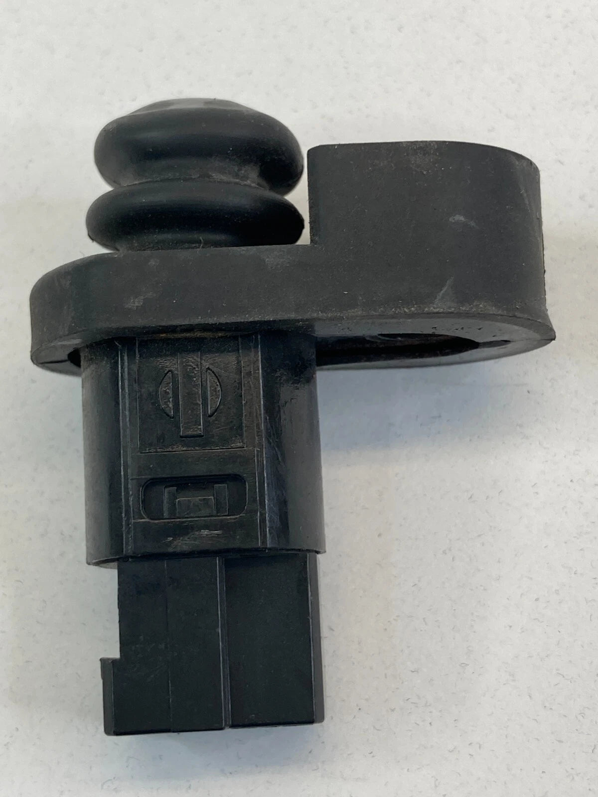 2000-2004 SUBARU OUTBACK REAR RIGHT BACK DOOR AJAR JAMB LIGHT SWITCH SENSOR OEM