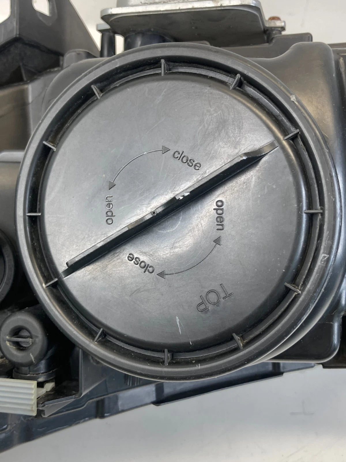 2008-2011 SAAB 9-3 FR RIGHT SIDE XENON HID HEADLIGHT HEADLAMP HALOGEN 12842070