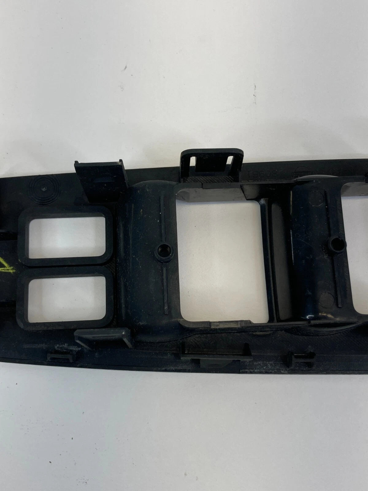 2007-2011 NISSAN ALTIMA FRONT LEFT DRIVER SIDE MASTER WINDOW SWITCH BEZEL OEM