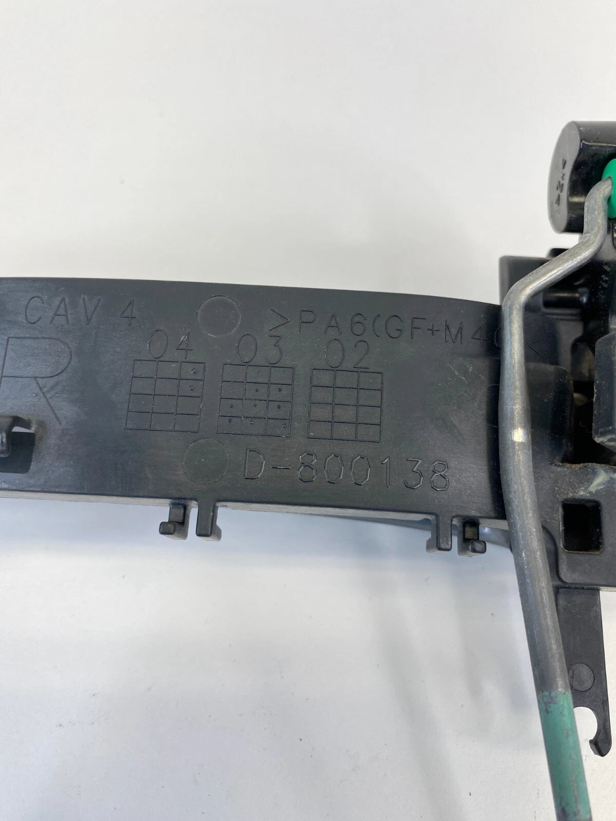 2004-2008 CADILLAC SRX FRONT RIGHT PASSENGER SIDE EXTERIOR DOOR HANDLE OEM