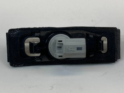 2002-2011 TOYOTA CAMRY SDN REAR TRUNK LID LICENSE PLATE LIGHT LAMP LENS E130553