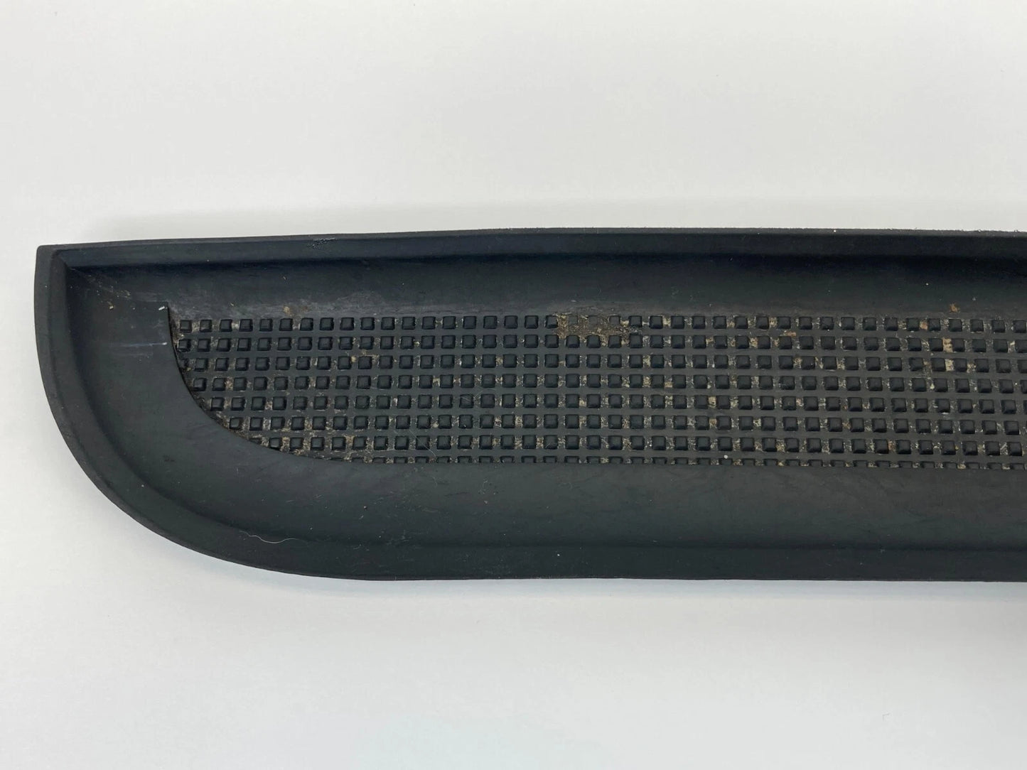 2006-2009 RANGE ROVER SPORT FRONT CENTER CONSOLE LEFT SIDE INCERT RUBBER MAT
