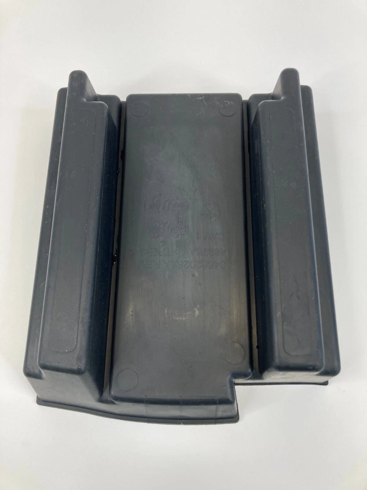 2008-2010 CHRYSLER 300 CENTER CONSOLE STORAGE TRAY INSERT MAT 04662028AA OEM