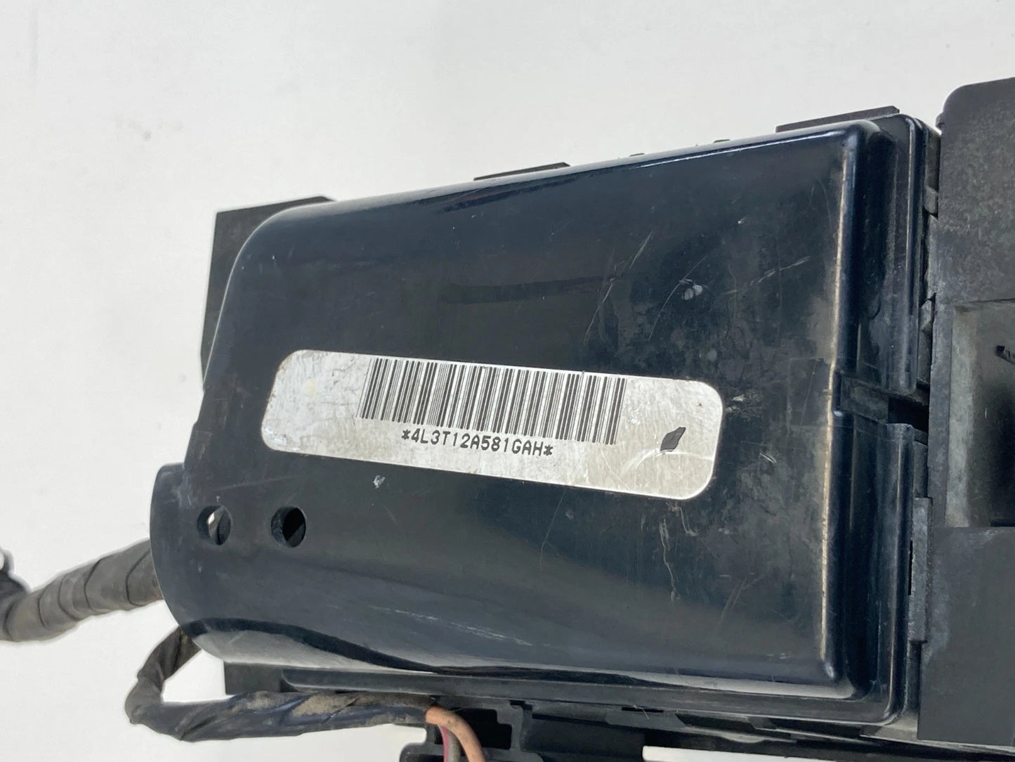 04-08 FORD F-150 5.4L ENGINE BAY WIRING AUXILIARY RELAY BLOCK JUNCTION BOX OEM