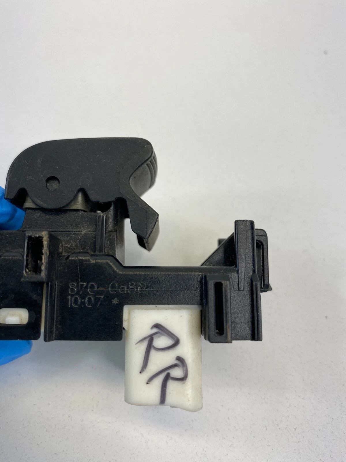 2009-2013 TOYOTA MATRIX REAR RIGHT PASSENGER DOOR POWER WINDOW BUTTON SWITCH OEM