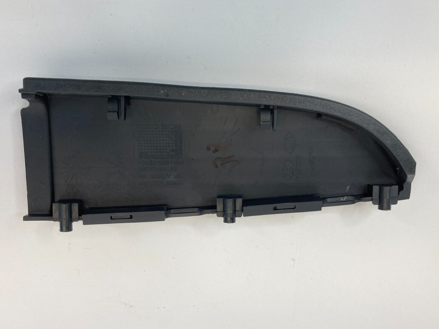 2010-2013 Kia Soul Rear Right Side Door Panel Armrest Arm Rest 83720-2K000 OEM