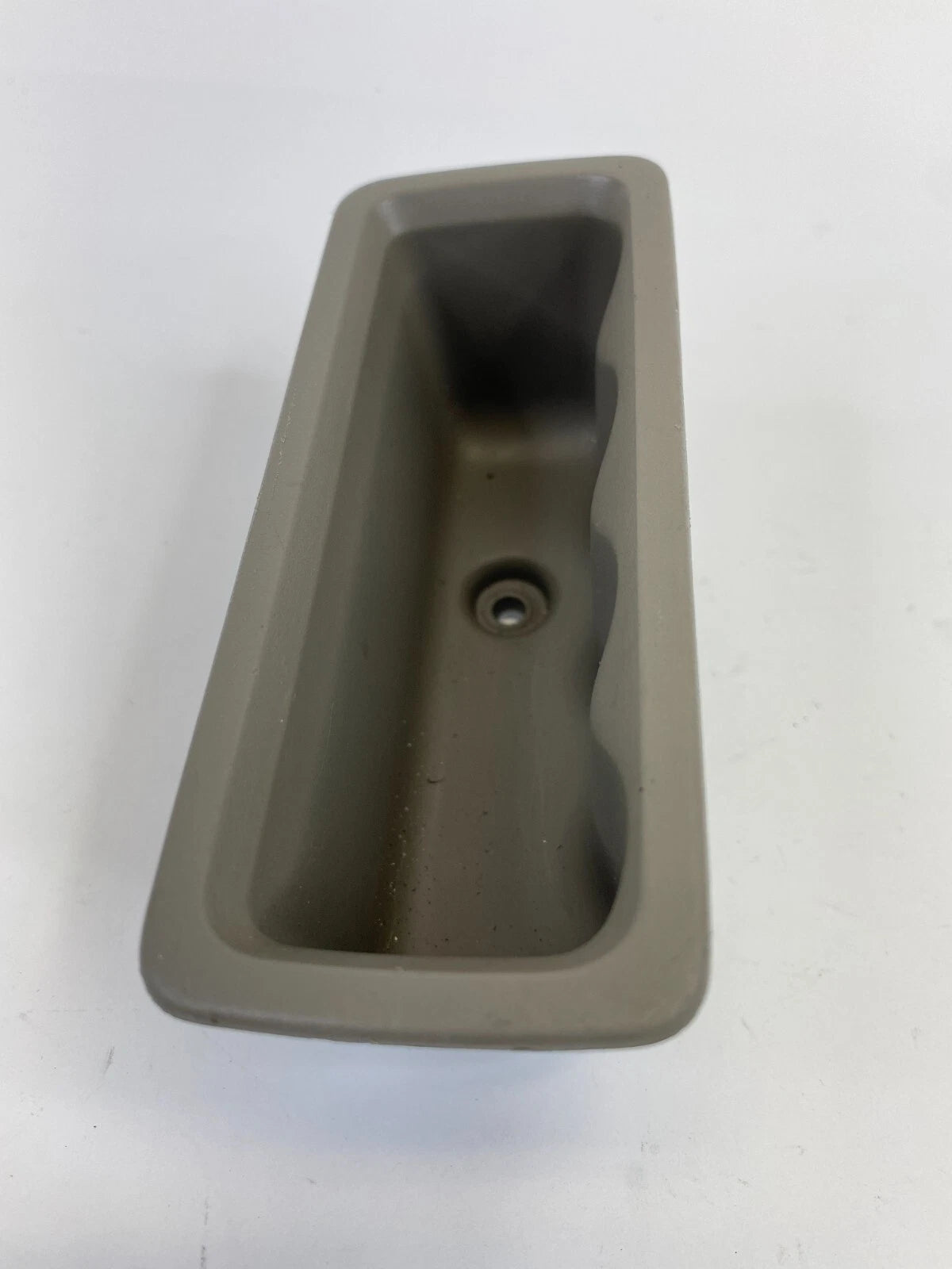 2005-2010 JEEP GRAND CHEROKEE REAR RIGHT INNER DOOR PULL HANDLE TRAY TRIM POCKET