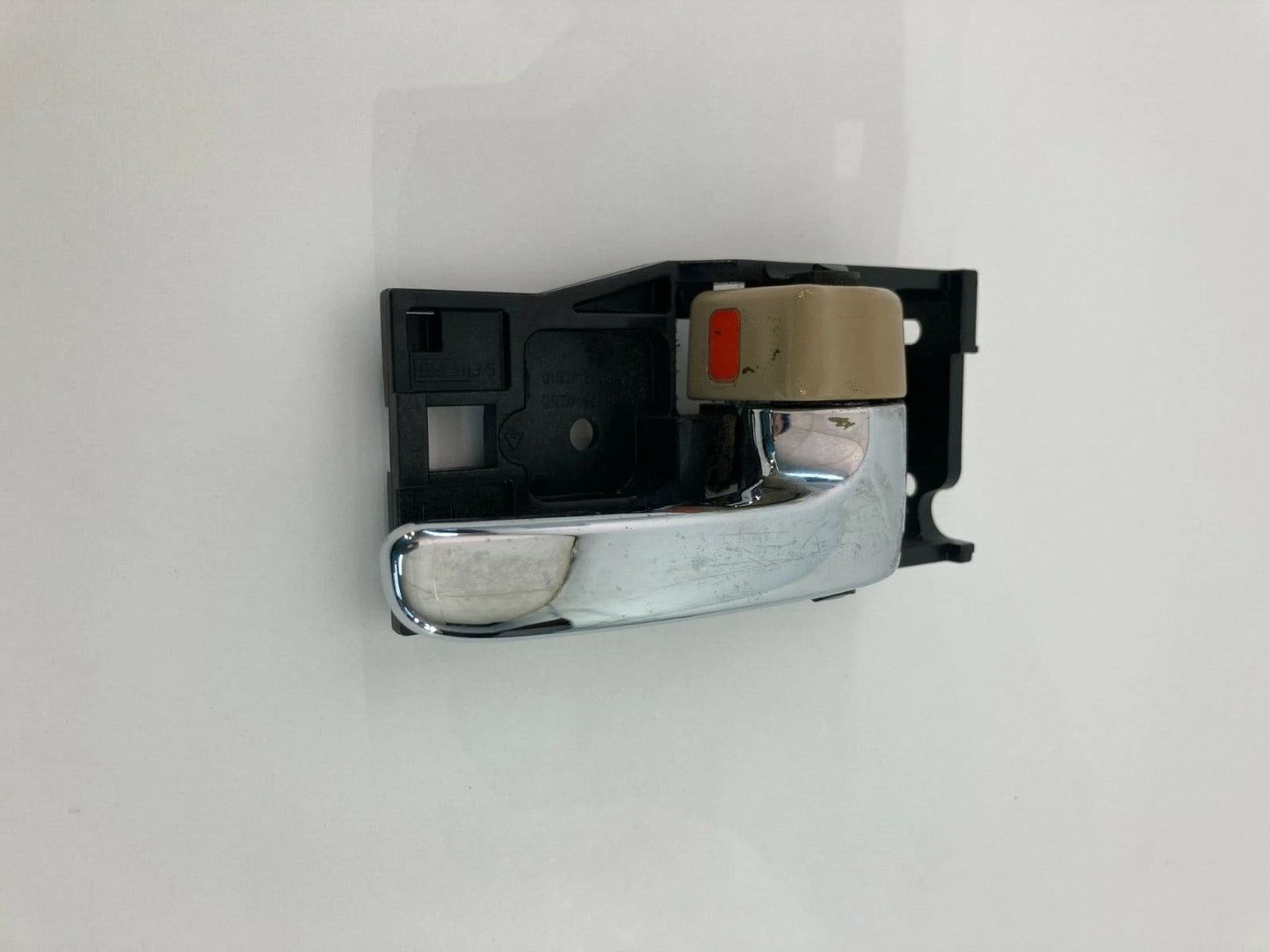 2000-2004 TOYOTA AVALON FRONT RIGHT PASSENGER SIDE INNER DOOR HANDLE 69205-AC010