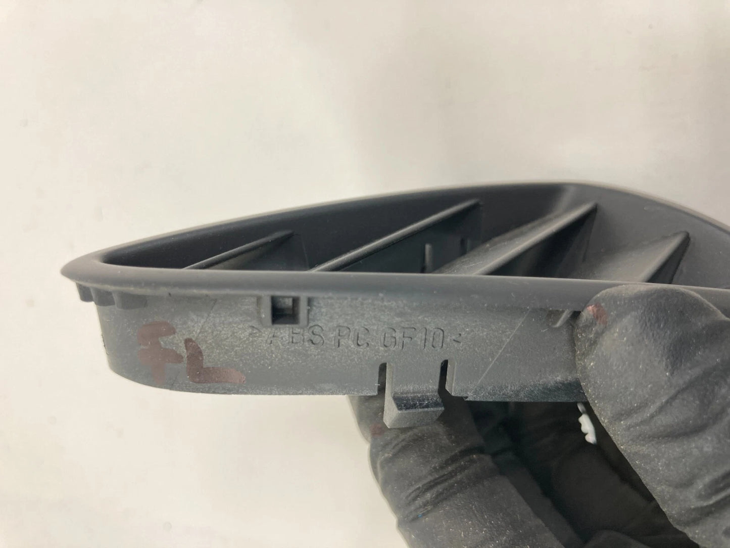 2009-2017 VOLKSWAGEN TIGUAN FRONT LEFT SIDE DASH UPPER DEFROST AIR VENT GRILLE