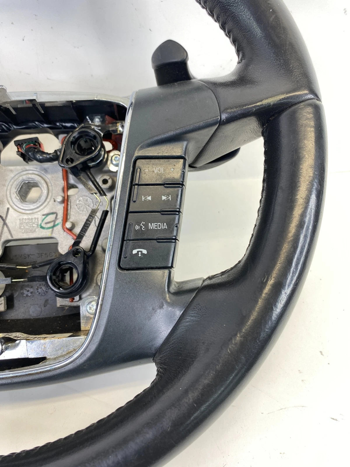2010-2012 FORD TAURUS STEERING WHEEL W/ AUDIO & CRUISE CONTROL SWITCHES OEM
