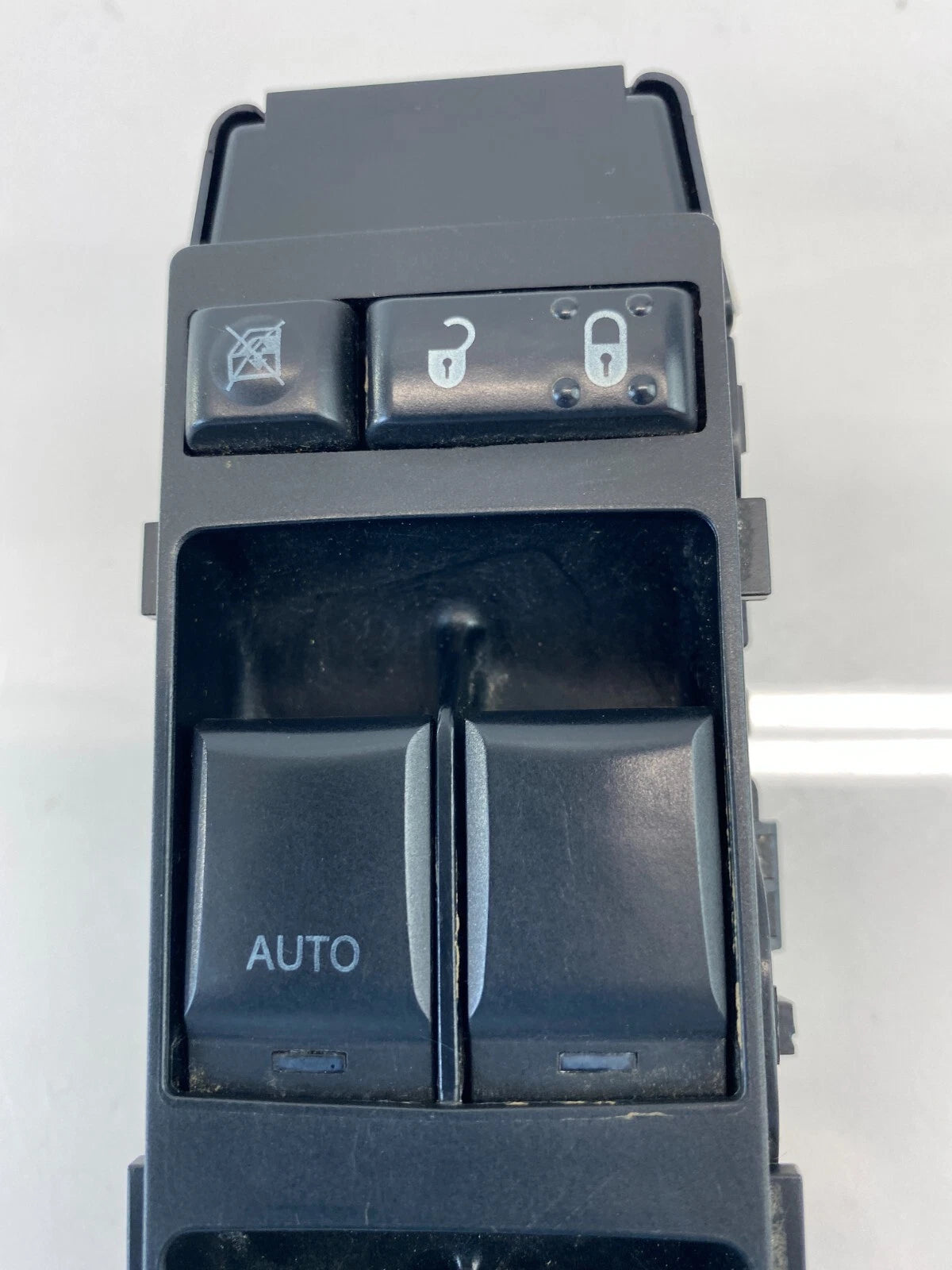 2007-2010 JEEP PATRIOT FRONT LEFT DRIVER MASTER WINDOW CONTROL SWITCH 56040691AD