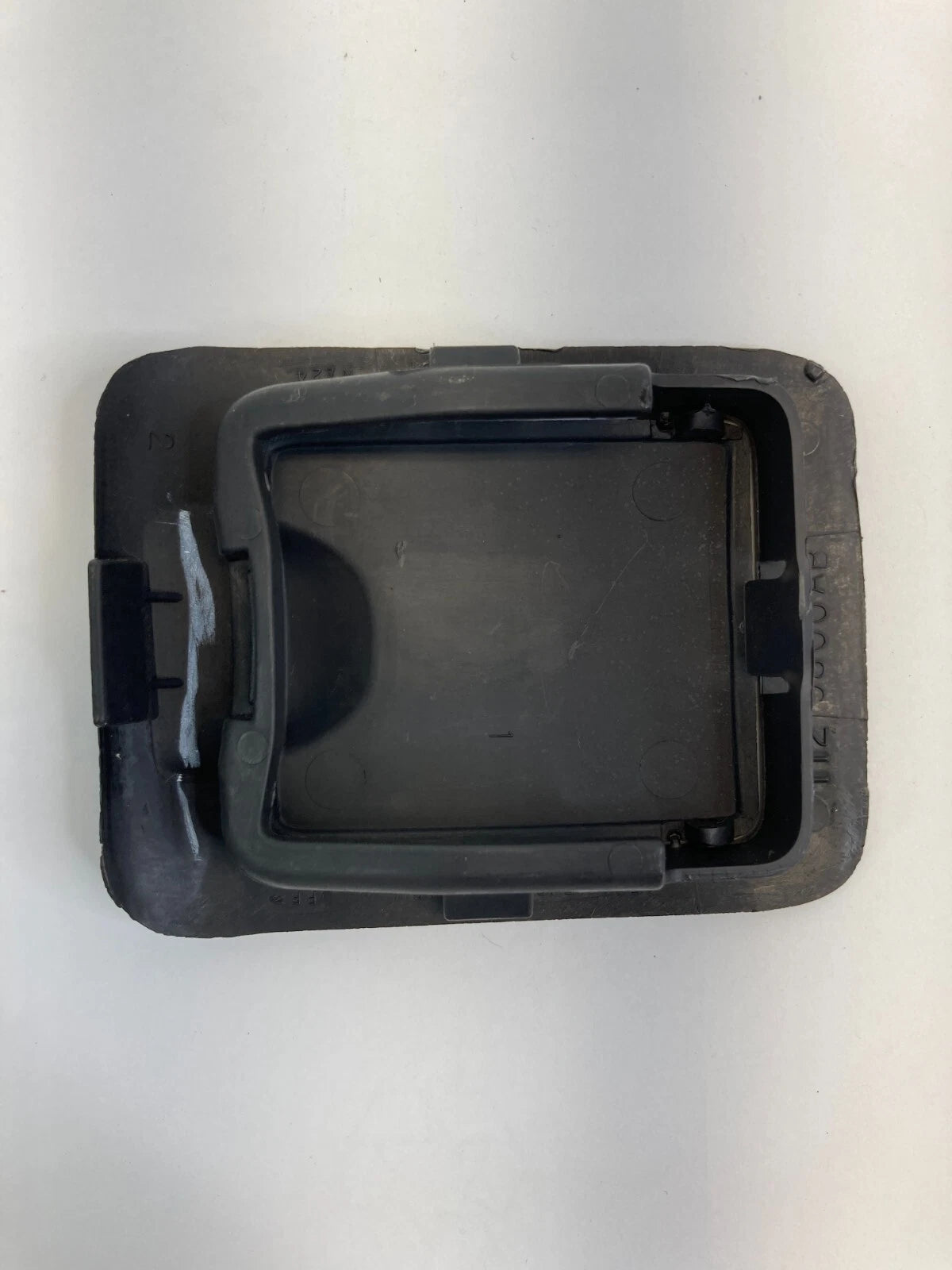 2006-2016 FORD FUSION REAR SEAT CHILD ANCHOR HOOK COVER CAP TRIM 6E53-54613E54AC