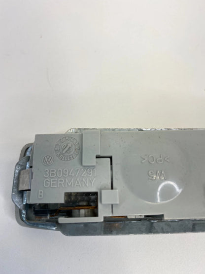 98-05 VOLKSWAGEN PASSAT INTERIOR REAR RIGHT DOME MAP LIGHT LAMP 3B0947291 OEM