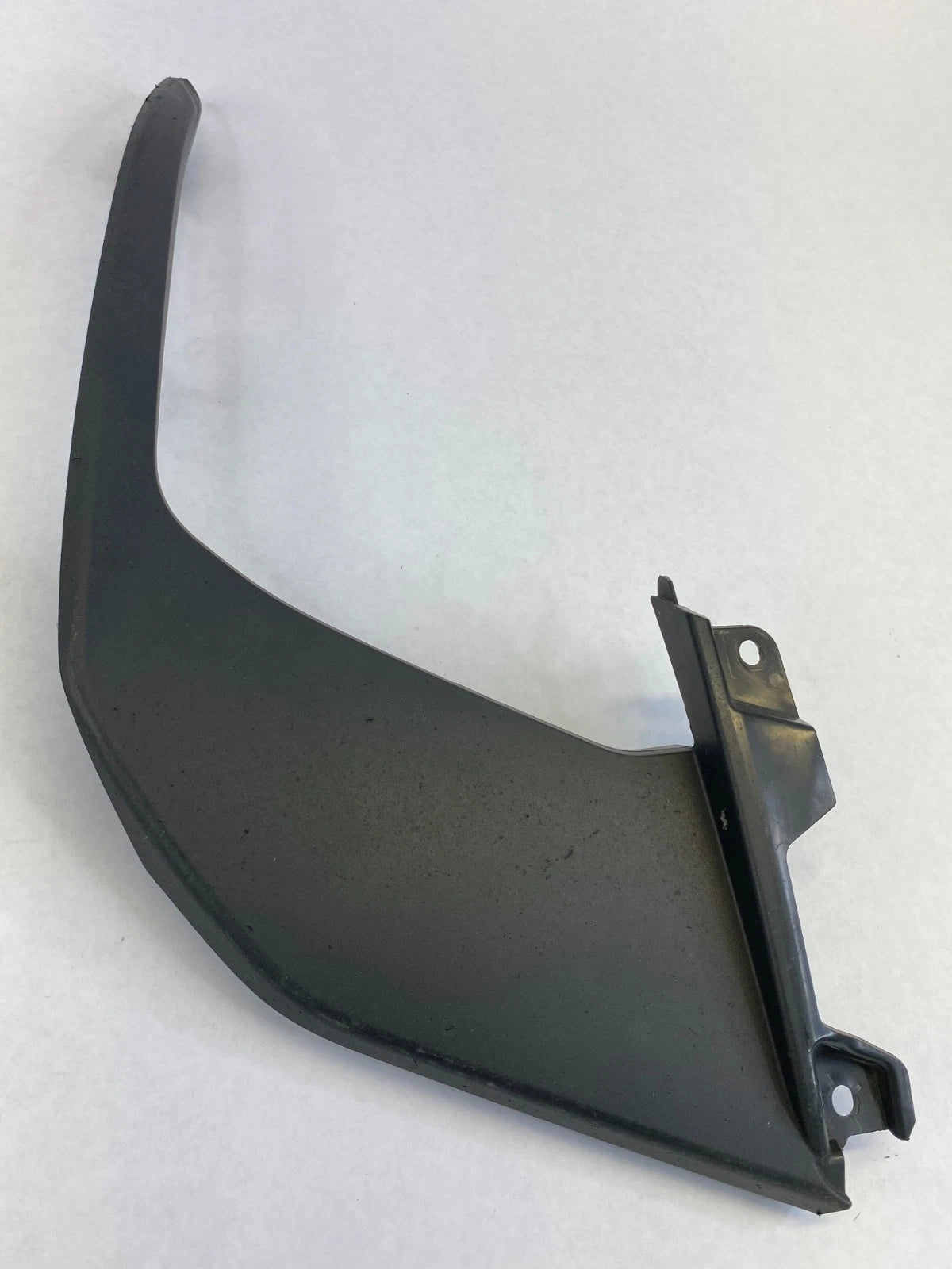 2018 2019 MITSUBISHI OUTLANDER SPORT FRONT RIGHT BUMPER MOLDING 6400H864 OEM