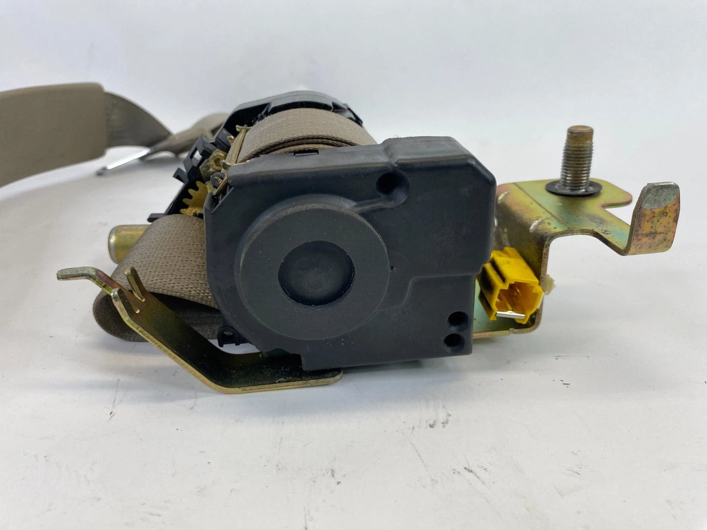 2003 2004 LINCOLN TOWN CAR FRONT RH PASSENGER SEAT BELT RETRACTOR ASSEMBLY OEM