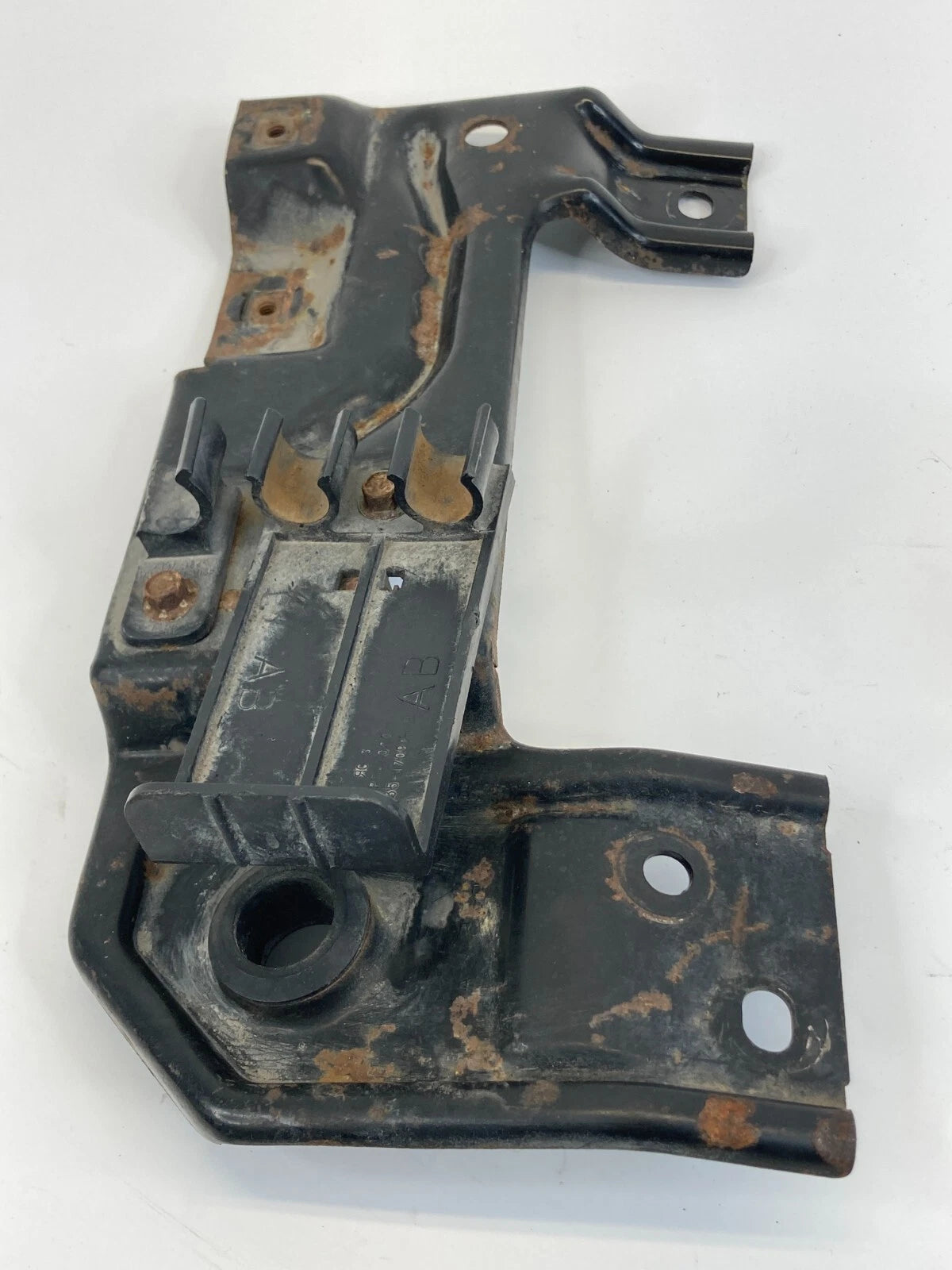 2000-2005 FORD EXCURSION SPARE TIRE JACK HOLDER CLAMP MOUNT BRACKET