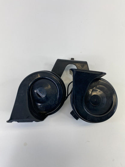 2005-2010 Jeep Grand Cherokee High & Low Tone Note Signal Alarm Horn Pair OEM