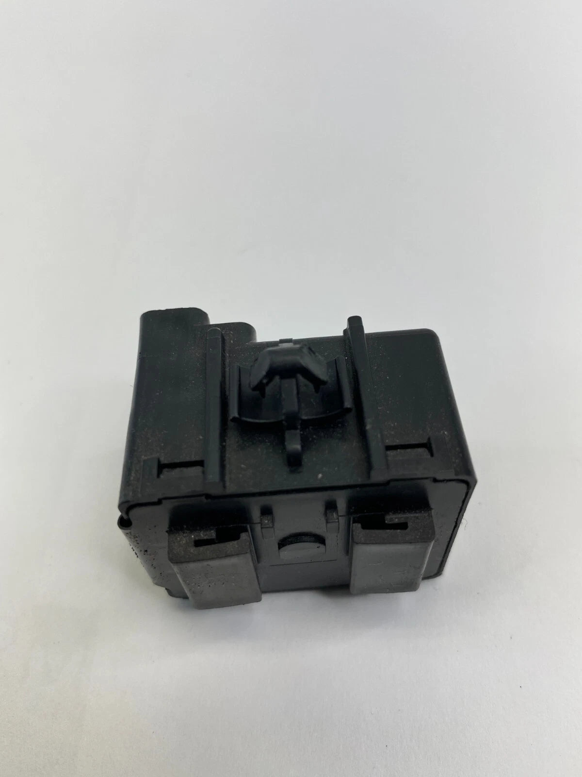 2003-2007 TOYOTA SEQUOIA SKID CONTROL WARNING BUZZER SWITCH DENSO 86652-51010