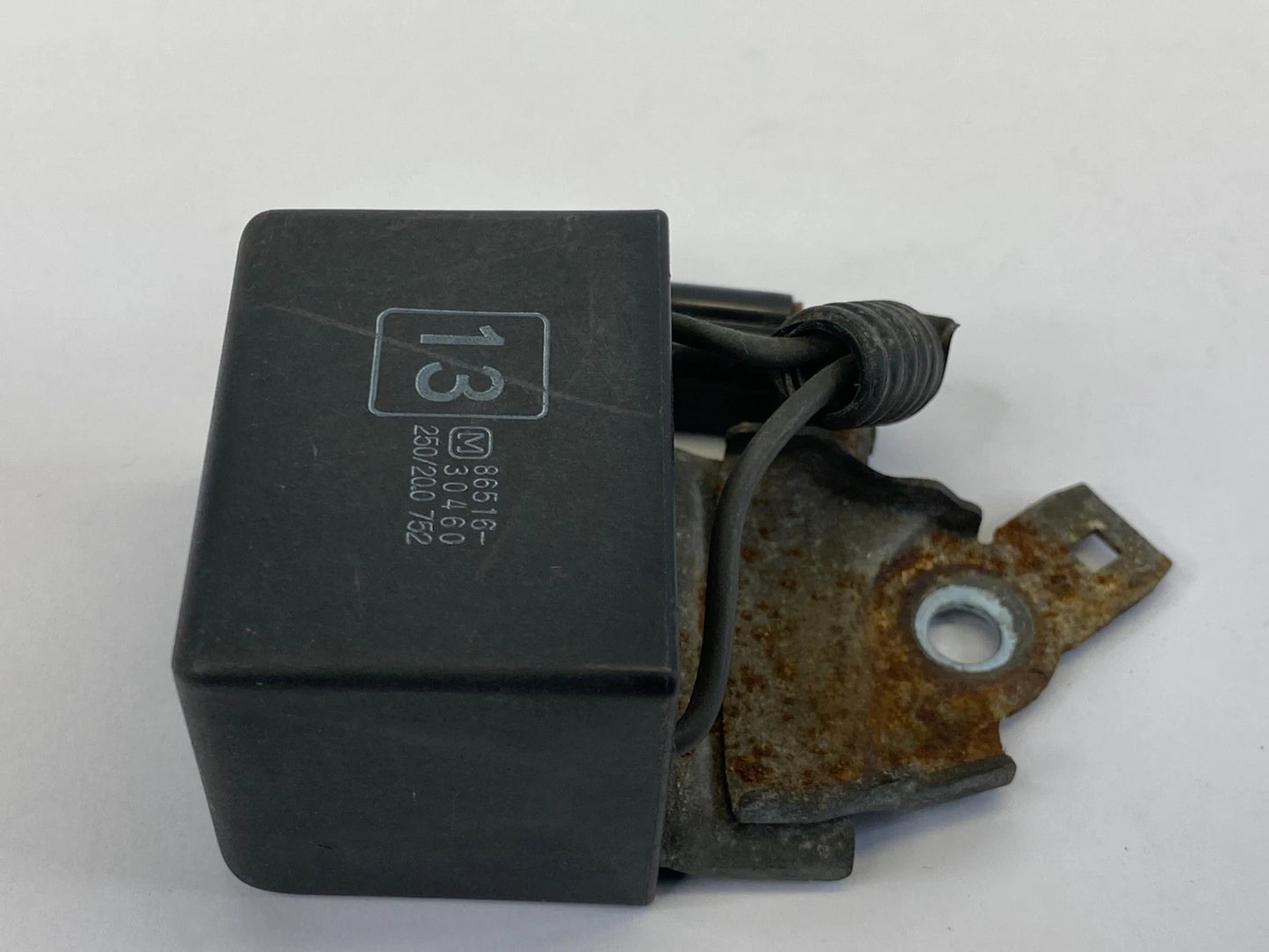 2007-2011 LEXUS GS350 A/C AIR CONDENSER RELAY MODULE UNIT 86516-30460 OEM