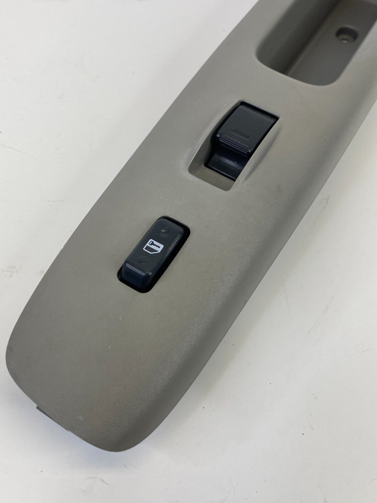 2002-2006 Toyota Camry Front Right Side Window Switch W/ Bezel 74231-AA060