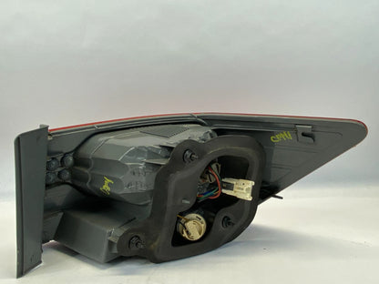 2010-2013 KIA FORTE SEDAN REAR LEFT SIDE QUARTER PANEL MOUNTED TAILLIGHT LIGHT